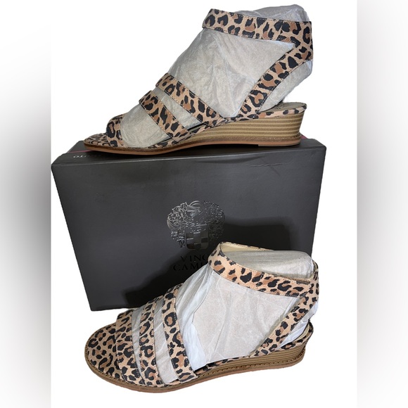 🐆 NWB! Leopard Strappy Sandals - Picture 4 of 9